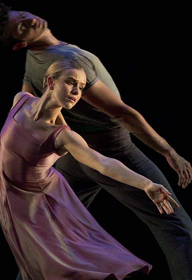 Detalle de 'Cantus', un «canto a la paz» de la Compañía Nacho Duato (CDND).