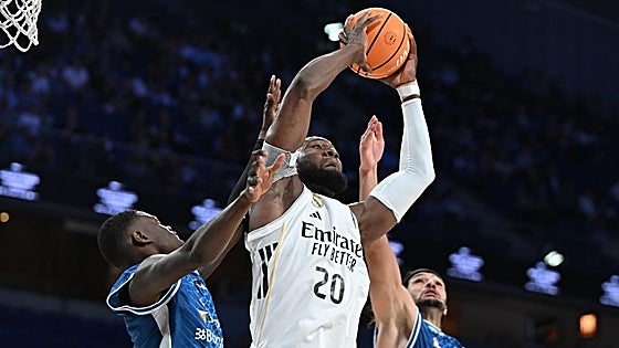 La elevada competencia en el mercado de pívots recrudece la búsqueda del Baskonia