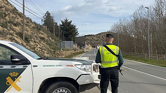 Sufre quemaduras graves en cara, cuello y manos en un incendio en una casa en Treviño