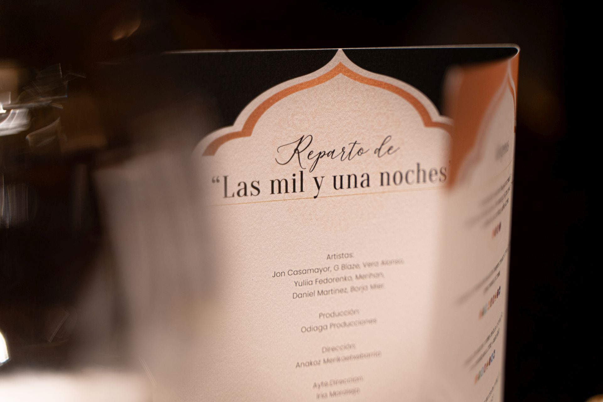 Acrobacias, danza del vientre... llegan las cenas temáticas a este restaurante de Bilbao