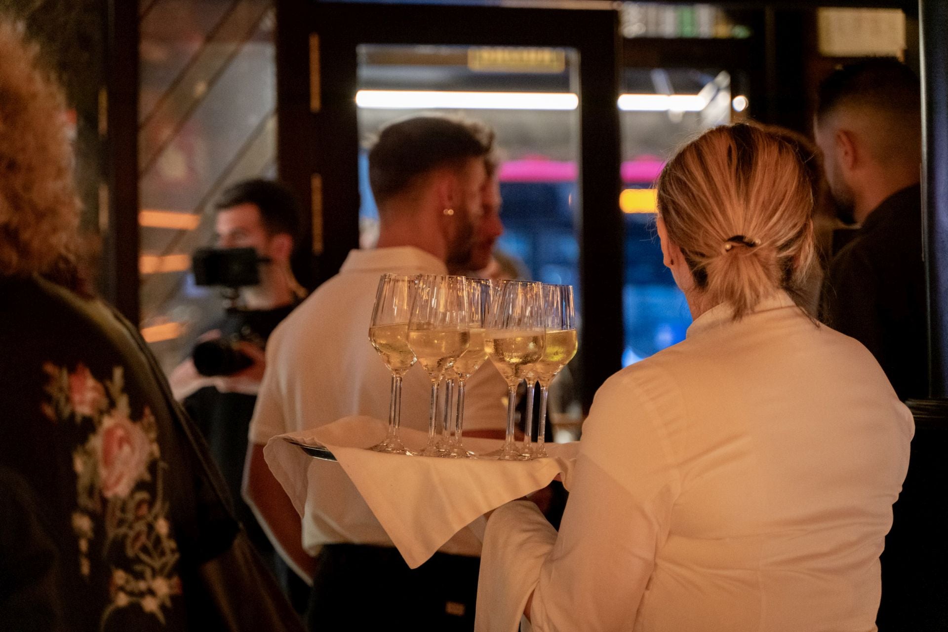 Acrobacias, danza del vientre... llegan las cenas temáticas a este restaurante de Bilbao