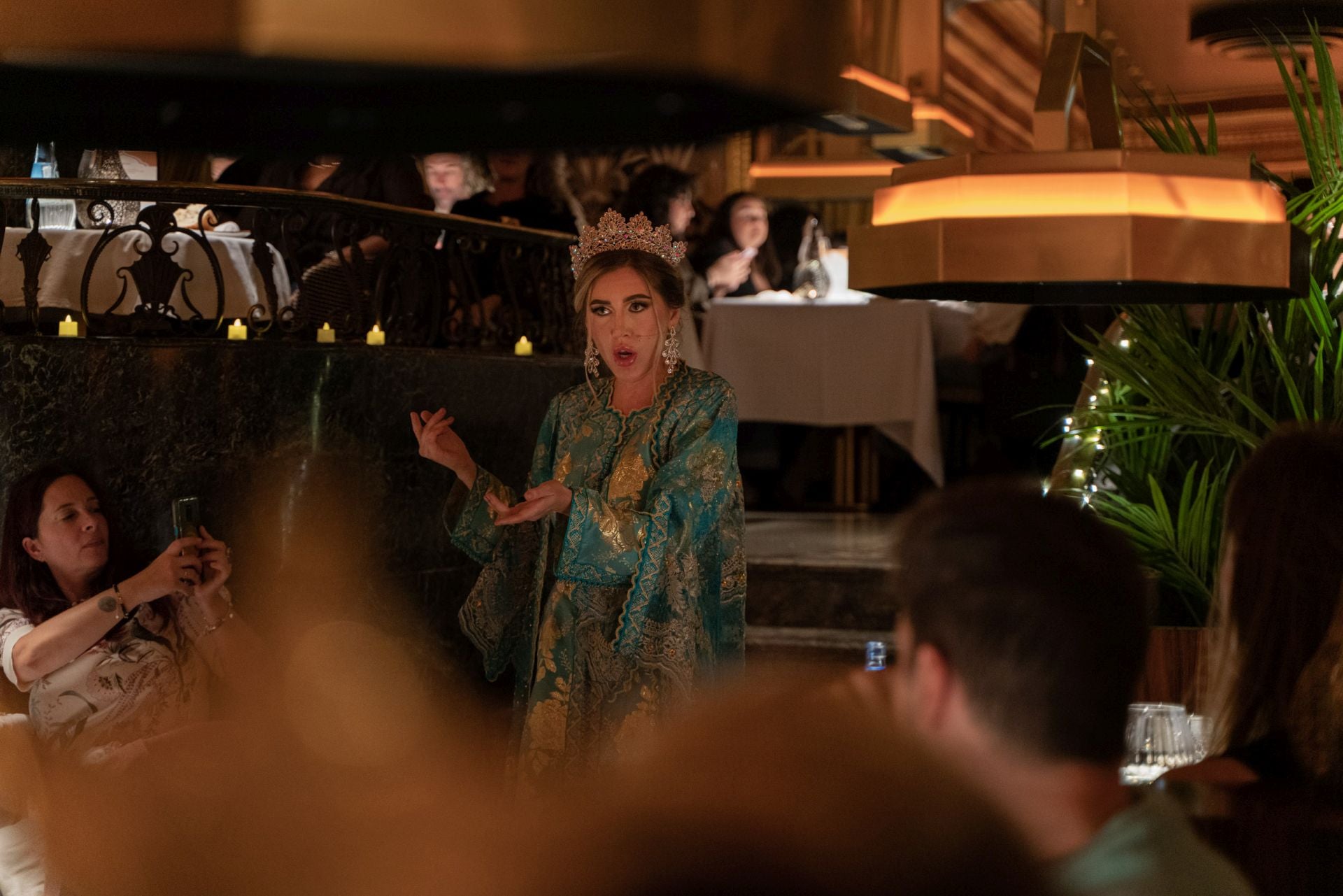 Acrobacias, danza del vientre... llegan las cenas temáticas a este restaurante de Bilbao