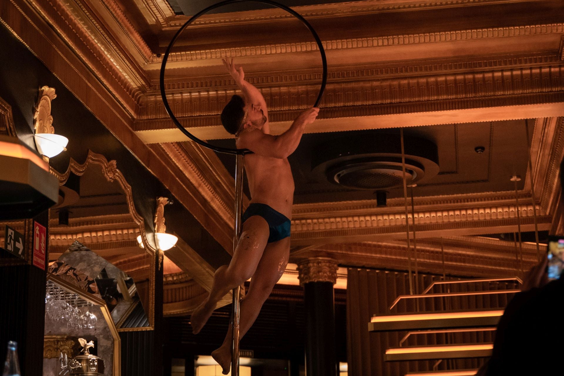 Acrobacias, danza del vientre... llegan las cenas temáticas a este restaurante de Bilbao