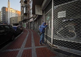 Un negocio cerrado en el centro de Vitoria.