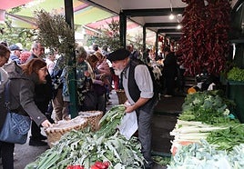 Una jornada especial en Gernika: «Pedimos el día libre para no perdernos la feria»