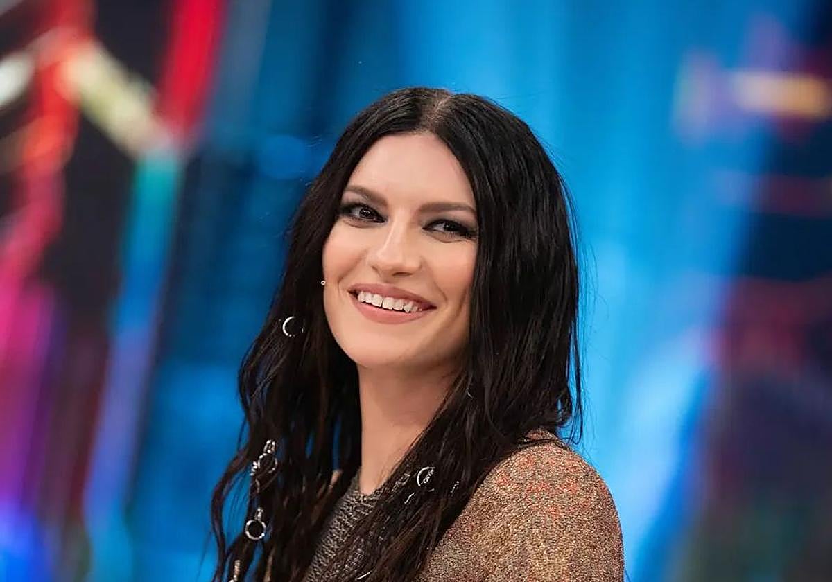 Laura Pausini sorprende con una confesión sobre algo que hace antes de salir al escenario: «No sé si tendría que contar esto»