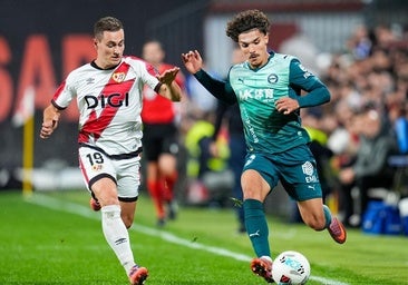 De Frutos, jugador del Rayo, a Broncano en La Revuleta: «Contra el Alavés cobré bastante, fue un partido duro»