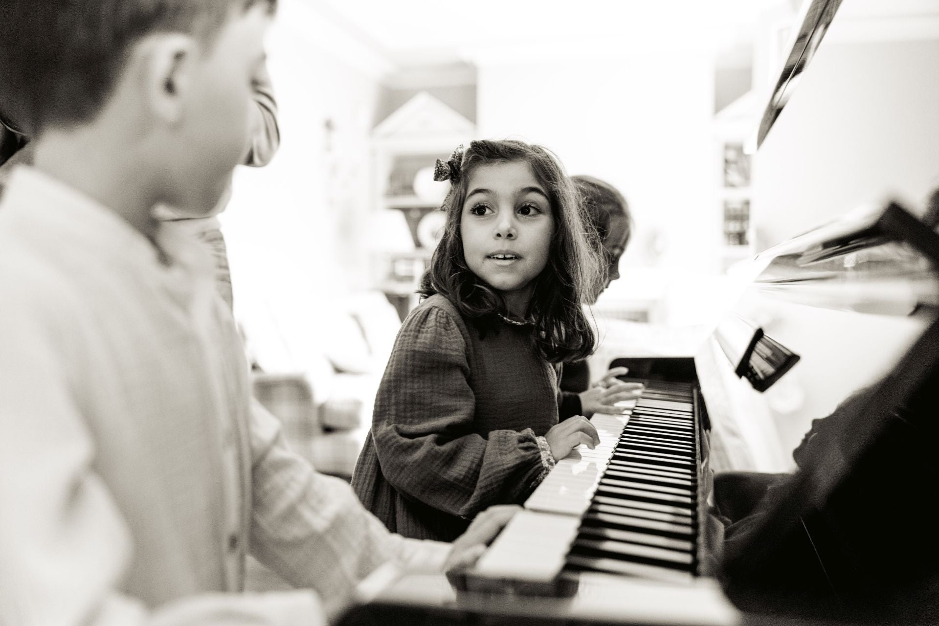 Maite y Ainara, las madres del colegio Europa de Getxo que han creado una firma infantil para vestir a los niños con estilo