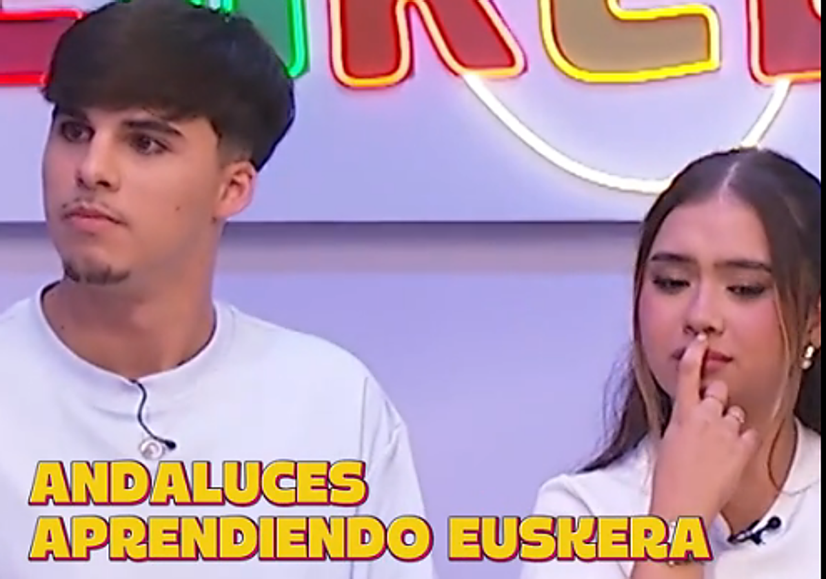 El patinazo de un grupo de chavales andaluces que aprende euskera en Canal Sur: «Eso es un virus»