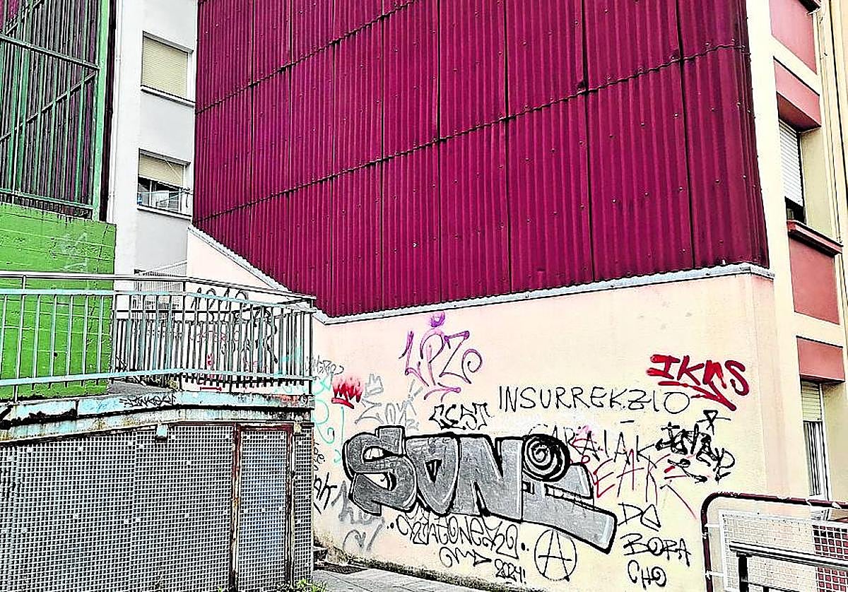 Se deberá solicitar la limpieza en Abiapuntu o a través de la web municipal.