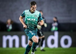 Pacheco, con el Alavés en Vallecas.