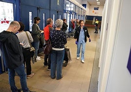 El lehendakari Pradales visitó ayer el centro de salud de Doctor Areilza.