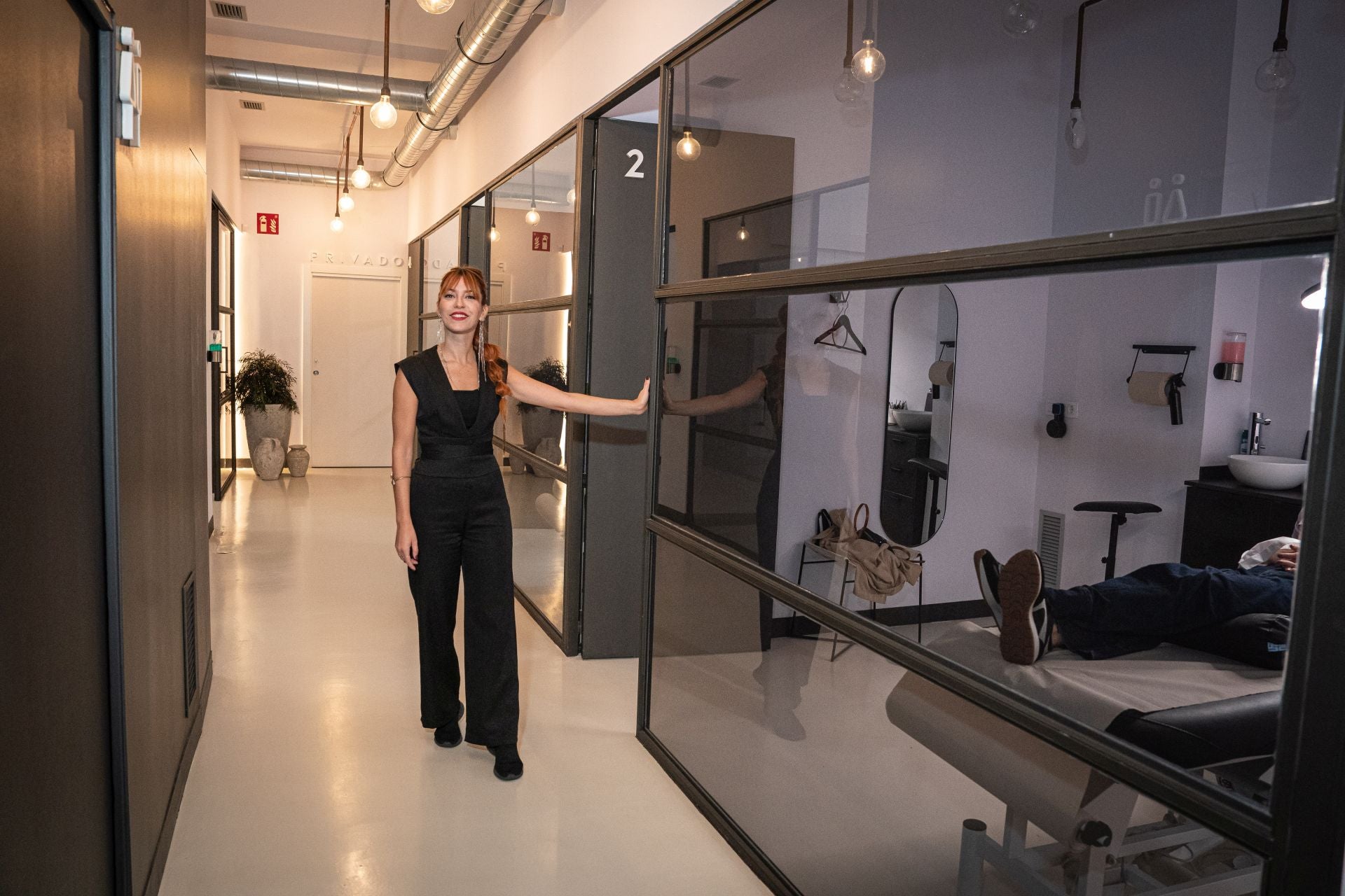 Lucía, la reina de la micropigmentación que hace arte sobre la piel y devuelve la autoestima en Bilbao