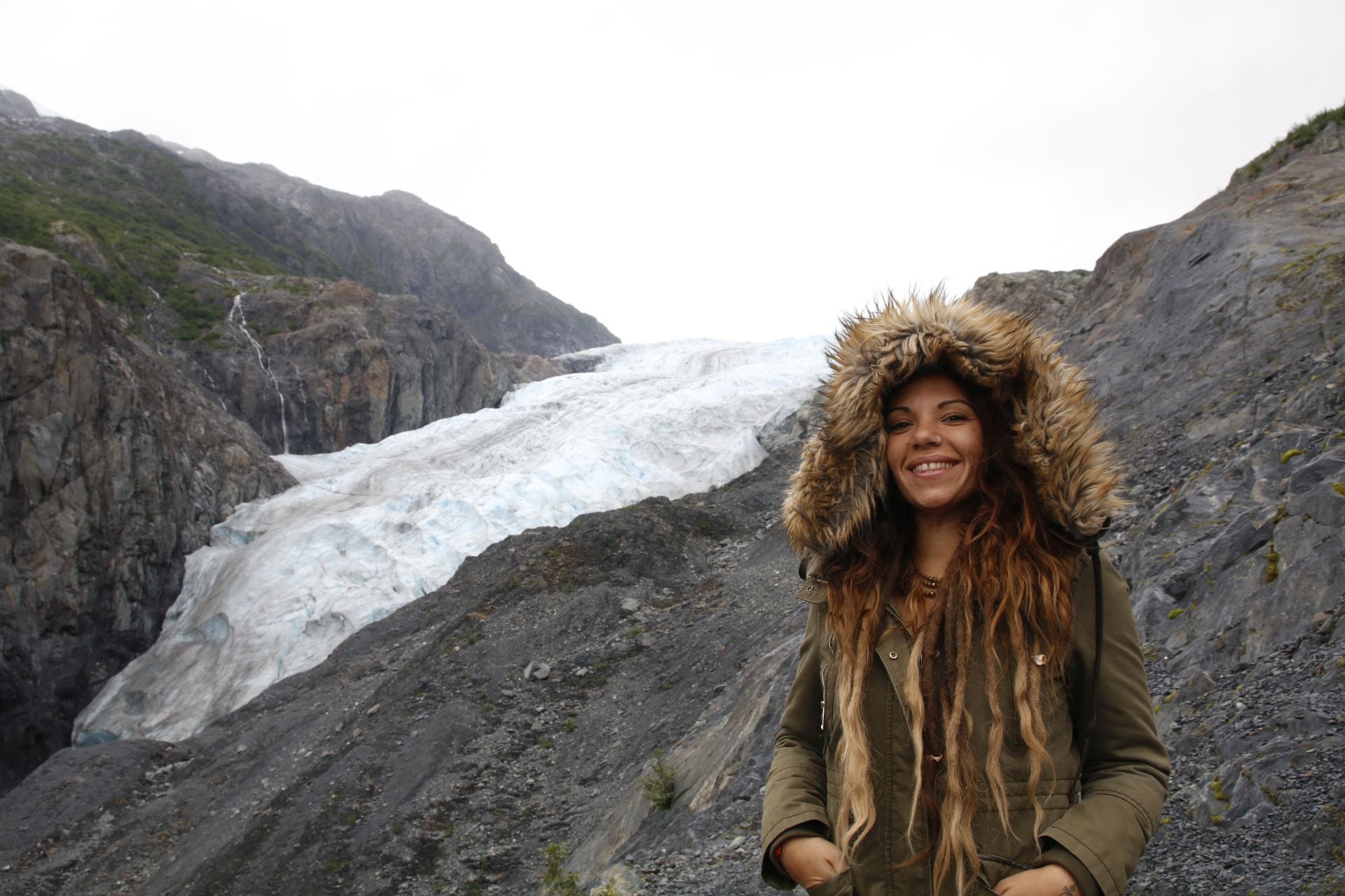 Diana, la vizcaína que ha transformado un minibús en su hogar y recorre el mundo sobre ruedas