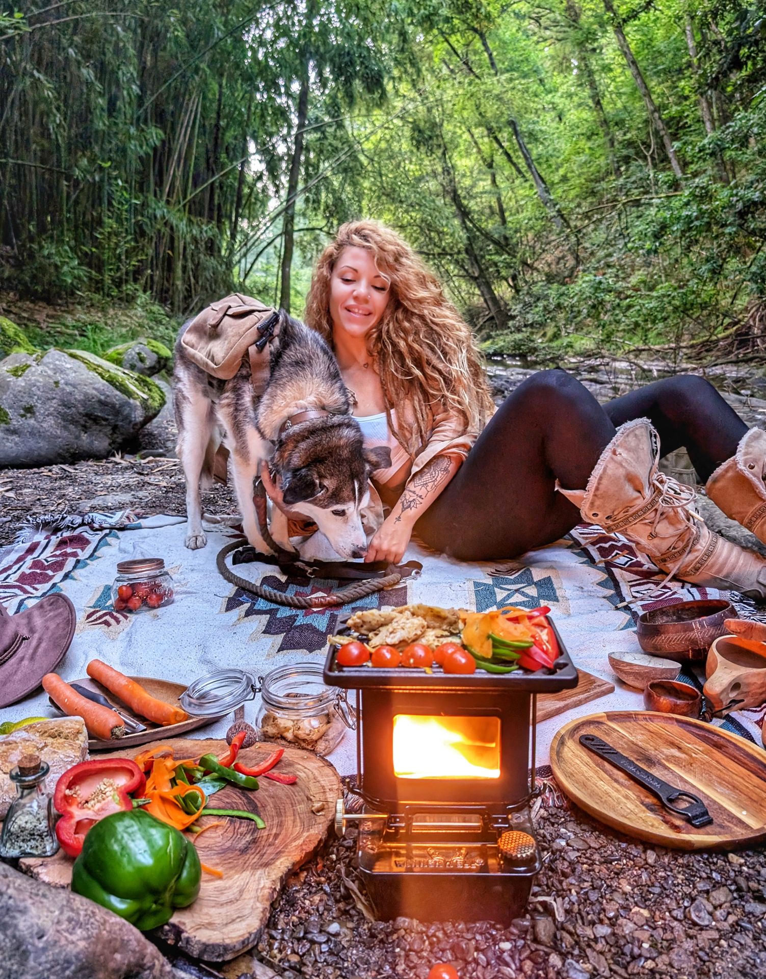 Diana, la vizcaína que ha transformado un minibús en su hogar y recorre el mundo sobre ruedas