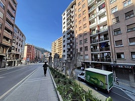 Buscan paliar el problema acuciante de falta de vivienda de alquiler en ambos municipios.