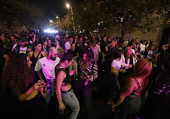 El público disfrutó este viernes de los conciertos gratuitos del BIME Live junto a la ría de Bilbao.