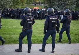 El alcalde de Pamplona (Bildu) critica a Vito Quiles y a los radicales que «entraron en las provocaciones»