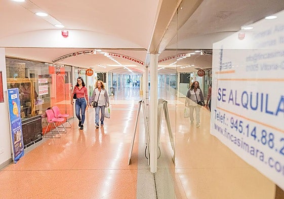 La plataforma rastrea los locales disponibles en la ciudad.