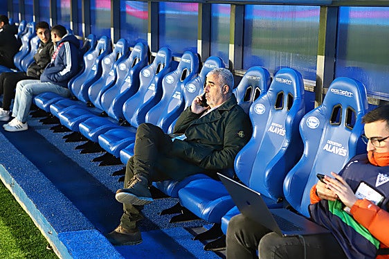 El club sigue buscando inquilino para su banquillo.