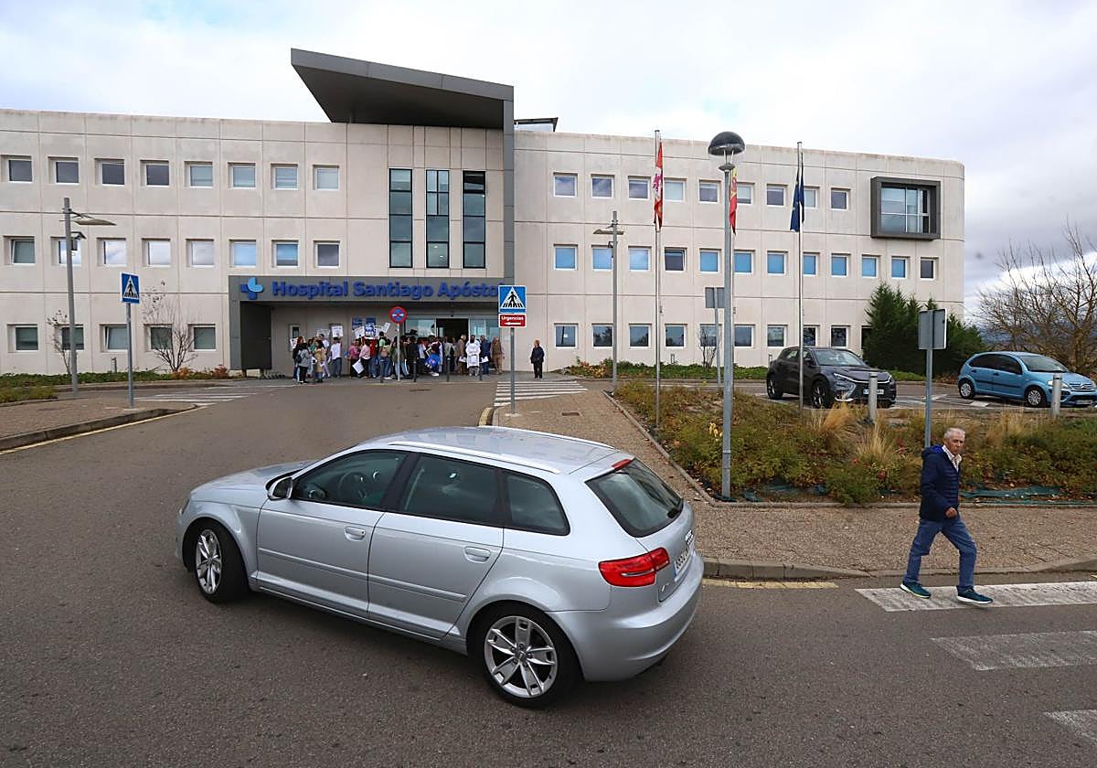 Al Santiago Apóstol eran enviados cuatro varones.