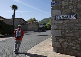 En Ibarguren hay dos facciones de vecinos enfrentadas.