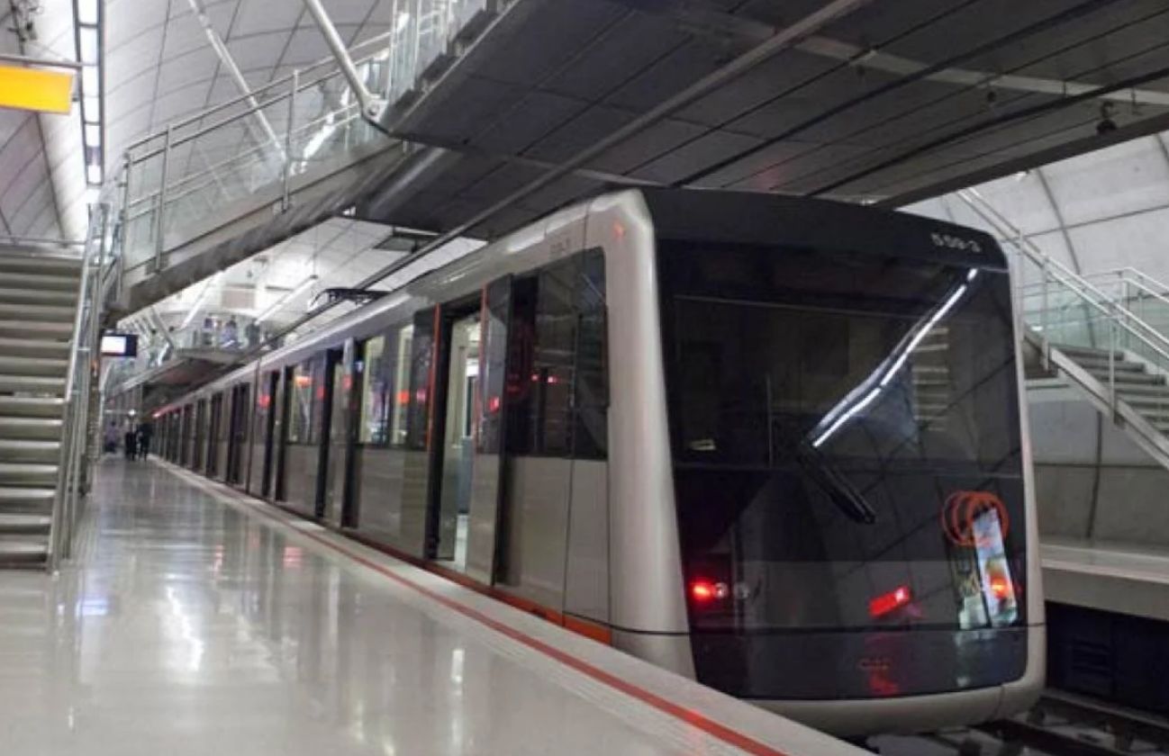 Chocolatinas, calendarios y un viaje con Olentzero y Mari Domingi para celebrar los 30 años del metro