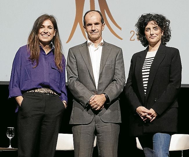 Nerea Enbeita, Joseba Mariezkurrena y Ana Belén Martínez.