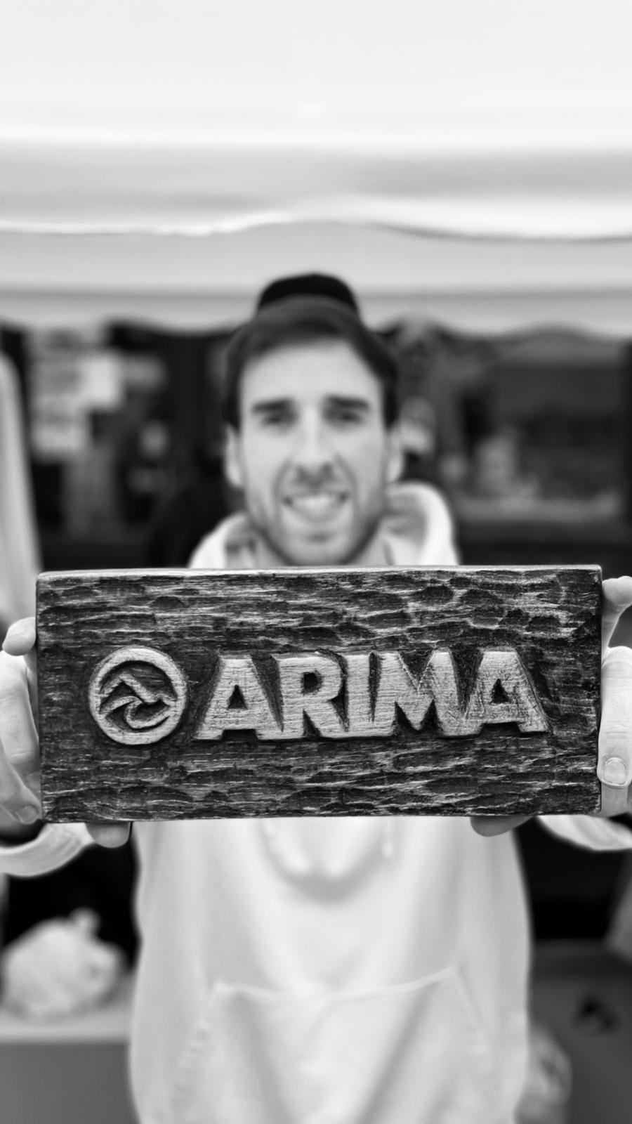 Unai, el joven de Elorrio que soñó con crear una marca y hoy la vende en su propia tienda