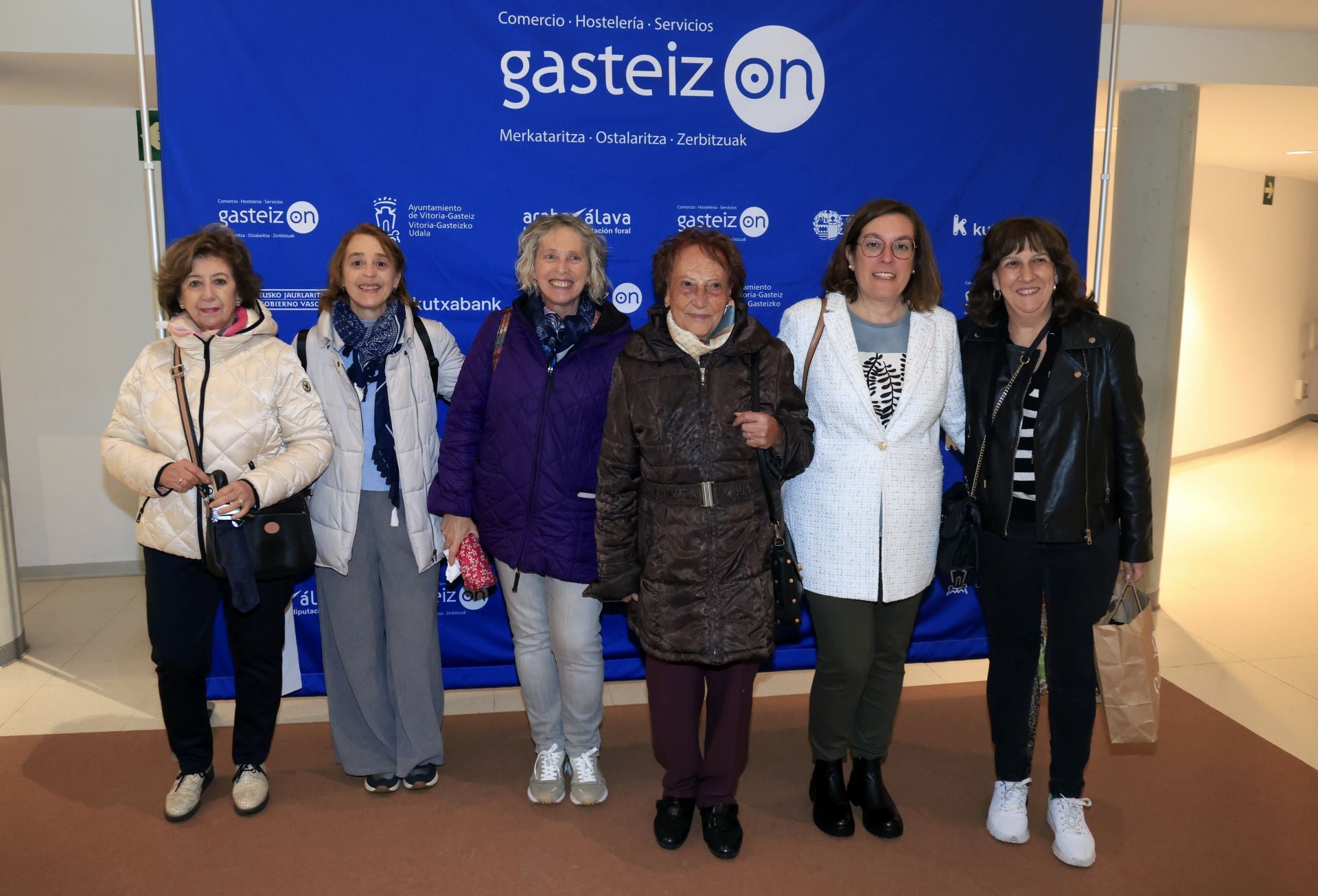 Pepi Florencio, Inés Manso, Estíbaliz Manso, Tina Álvarez, Dely Ramón y Belén Olabuenaga.