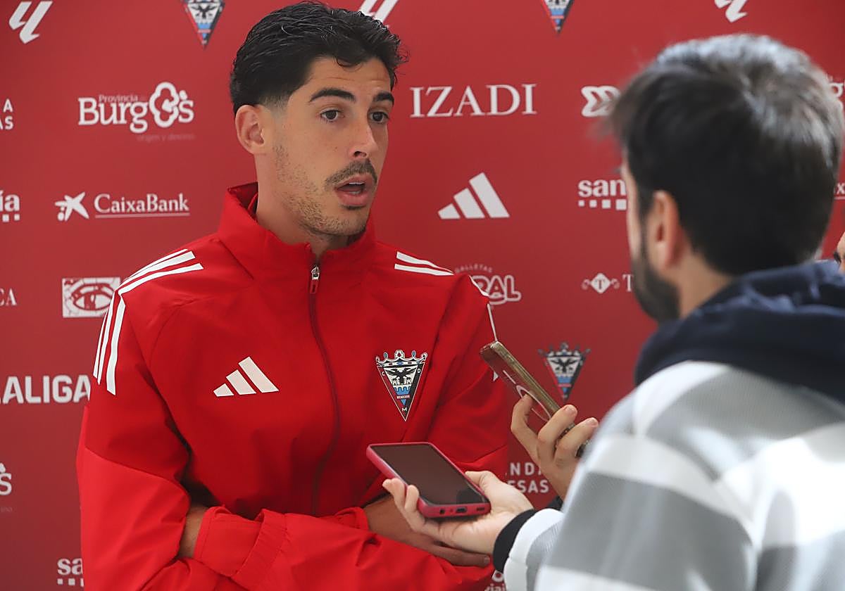 Carlos Fernández ha ejercido hoy de portavoz tras el entrenamiento de este miércoles.