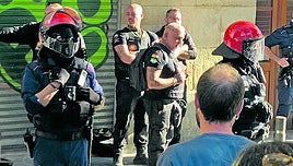 Un exetarra contrata a Desokupa para recuperar su vivienda en Bilbao