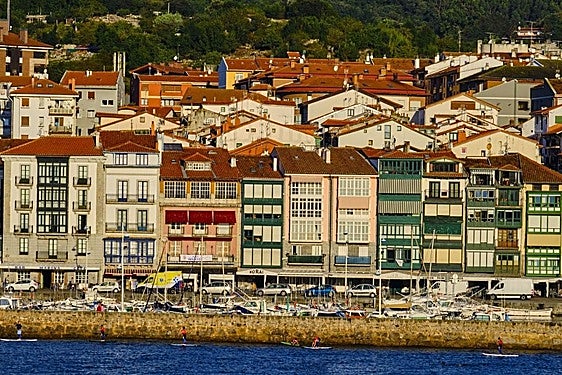 El puerto de Lekeitio es una de las zonas que más difícil es acceder a una vivienda.