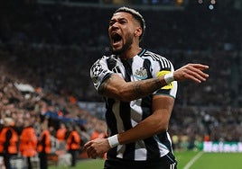 Joelinton celebra el segundo gol de los ingleses.