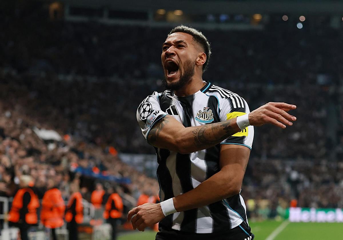 Joelinton celebra el segundo gol de los ingleses.