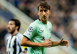 Las lágrimas del canterano Hierro y su familia por su debut con el Athletic: «Ha sido una locura»