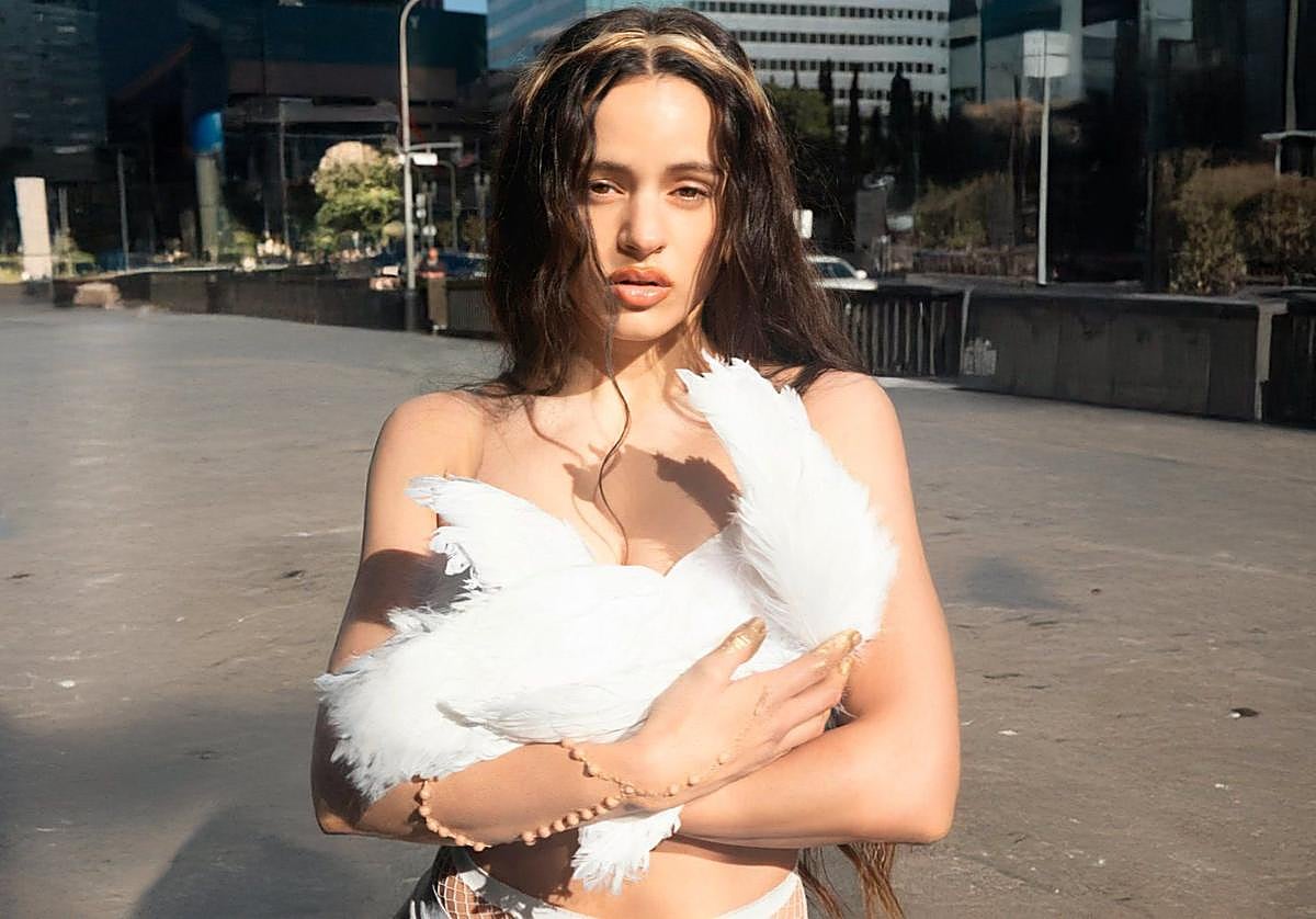 Rosalía para el photoshoot de su nuevo álbum LUX.