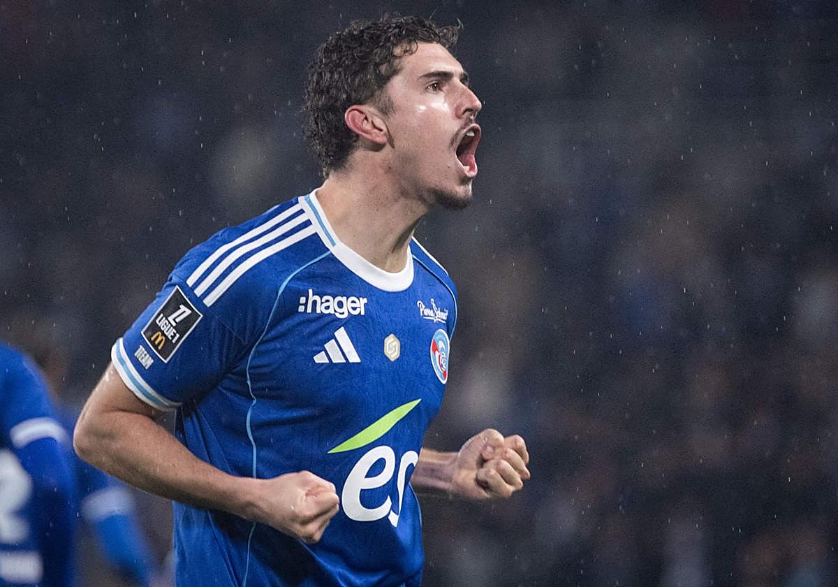 Joaquín Panichelli celebra un gol con el Estrasburgo.