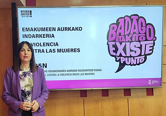 Ana López de Uralde, concejala de Igualdad de Vitoria en la presentación del ciclo