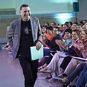 Otegi defiende un modelo «nórdico» para la Ertzaintza e invita a fijarse en las series: «No sacan todo el rato la pistola»
