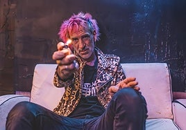 Iñigito Txapelpunk, voz principal y guitarra de la actual formación.