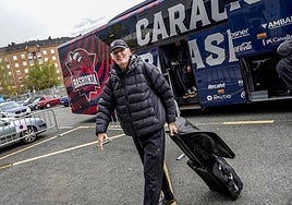 Dusko Ivanovic sonríe a su llegada a Vitoria.