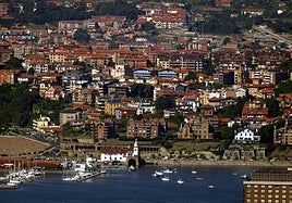 Vista de parte de Getxo, con Arriluze en primer término.
