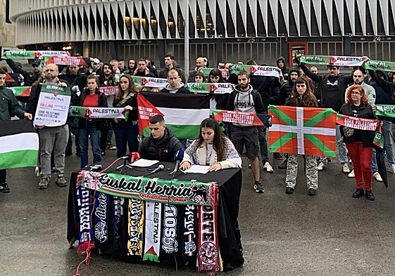 Varios grupos de animación de clubes vascos convocan una marcha a San Mamés por el Euskadi-Palestina