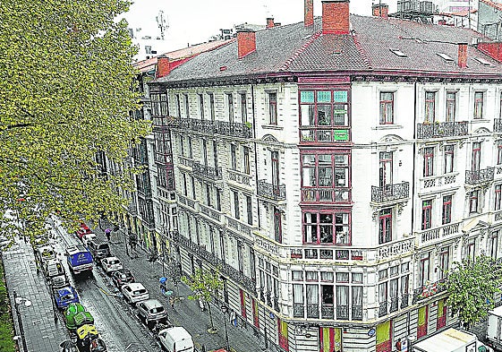 Los inquilinos del edificio de Alameda Mazarredo 6 recibieron el 16 de septiembre una misiva en el que se les recordaba la orden de dejar las oficinas.