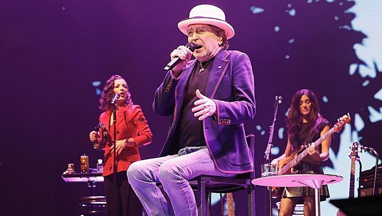 Sabina ofreció un recital de más de dos horas con veintiún canciones