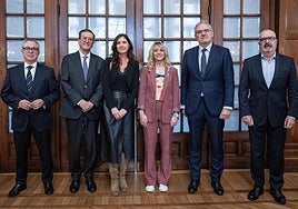 Oscar Villasante, Enrique de Ybarra, Sara Urionabarrenetxea, Estitxu Garai, Iñigo Barrenechea y José Miguel Santamaría.