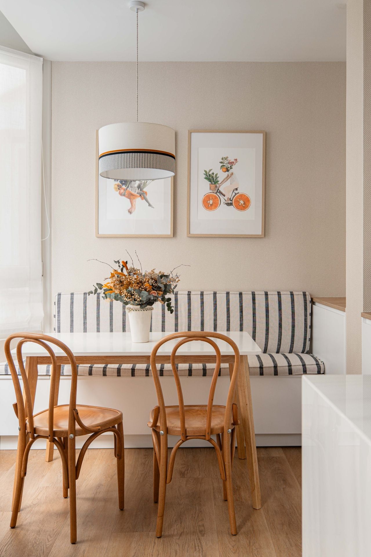 De espacio cerrado a hogar luminoso: la metamorfosis de un piso en Bilbao para una familia con dos niños