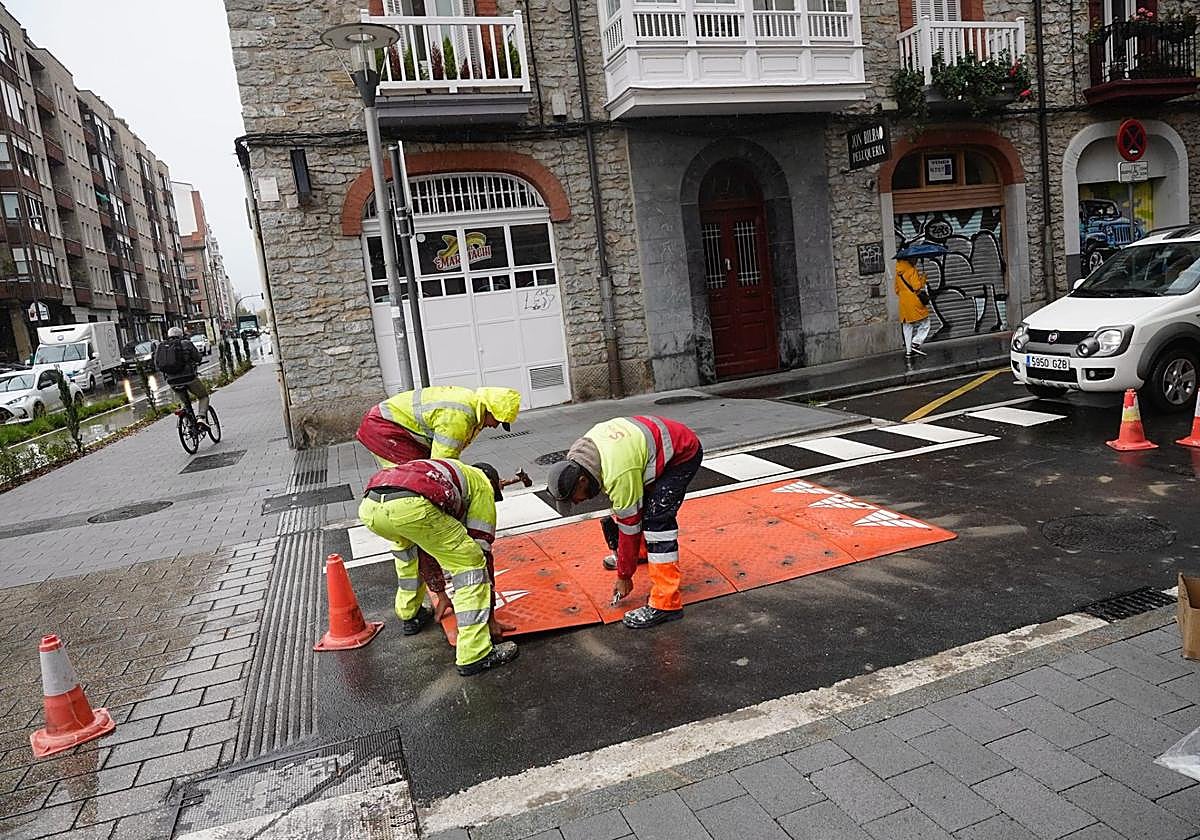Cojines berlineses para calmar el tráfico en Los Herrán