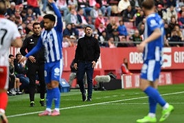 Coudet da instrucciones en Girona.